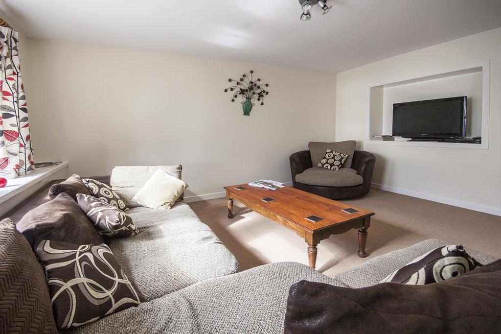 3 Varis Apartments Forres Bagian luar foto