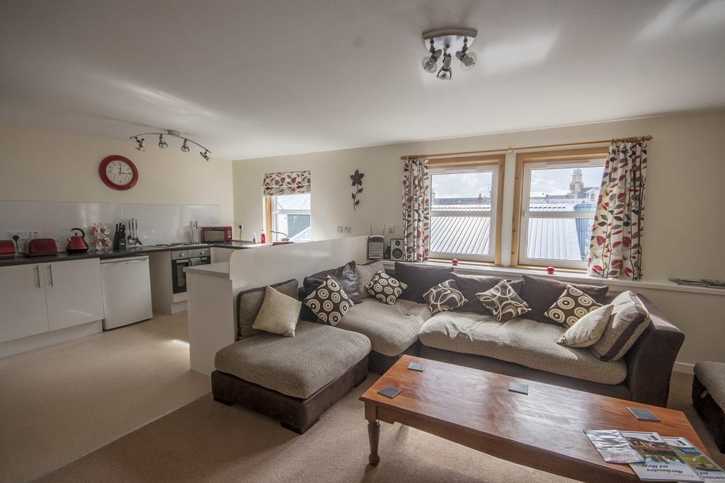 3 Varis Apartments Forres Bagian luar foto