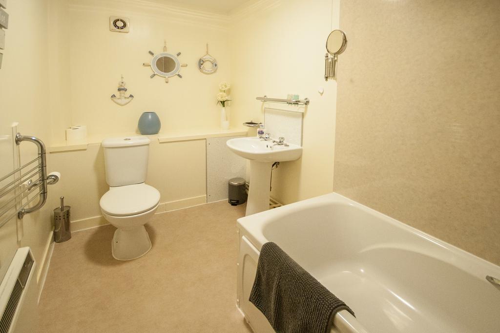 3 Varis Apartments Forres Bagian luar foto